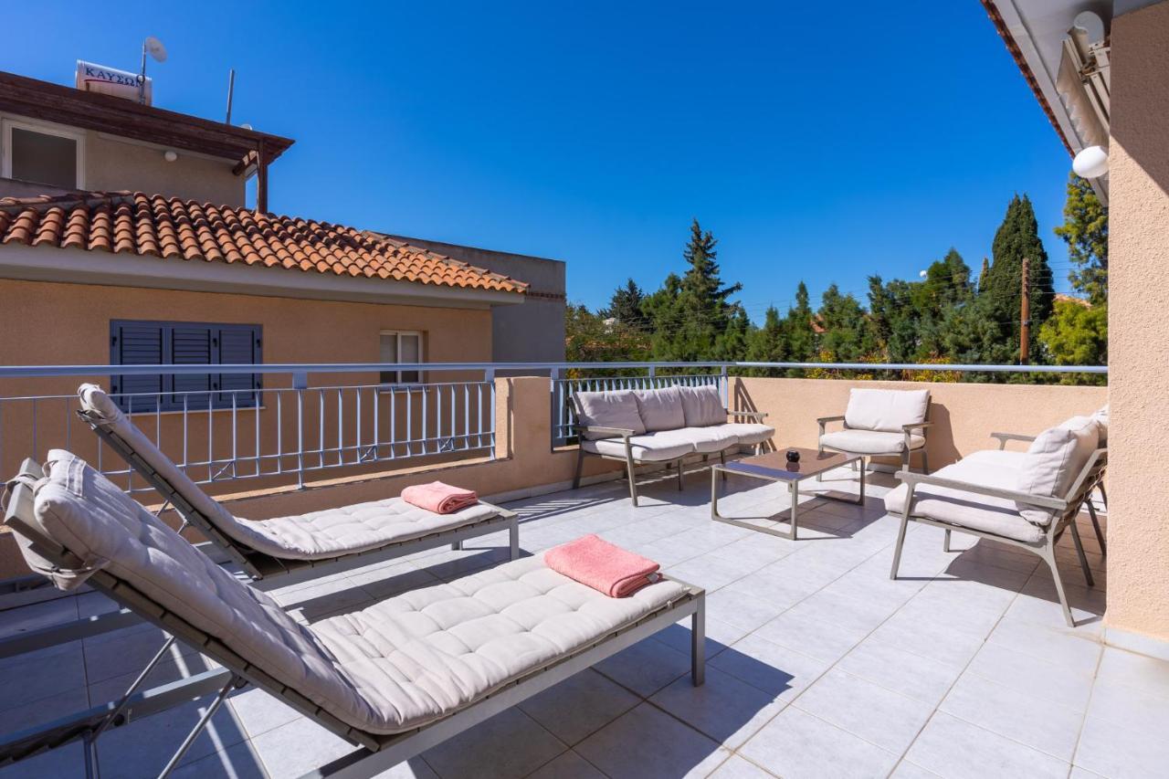 Summer Breeze Holiday Apartment With Pool Paphos Eksteriør billede