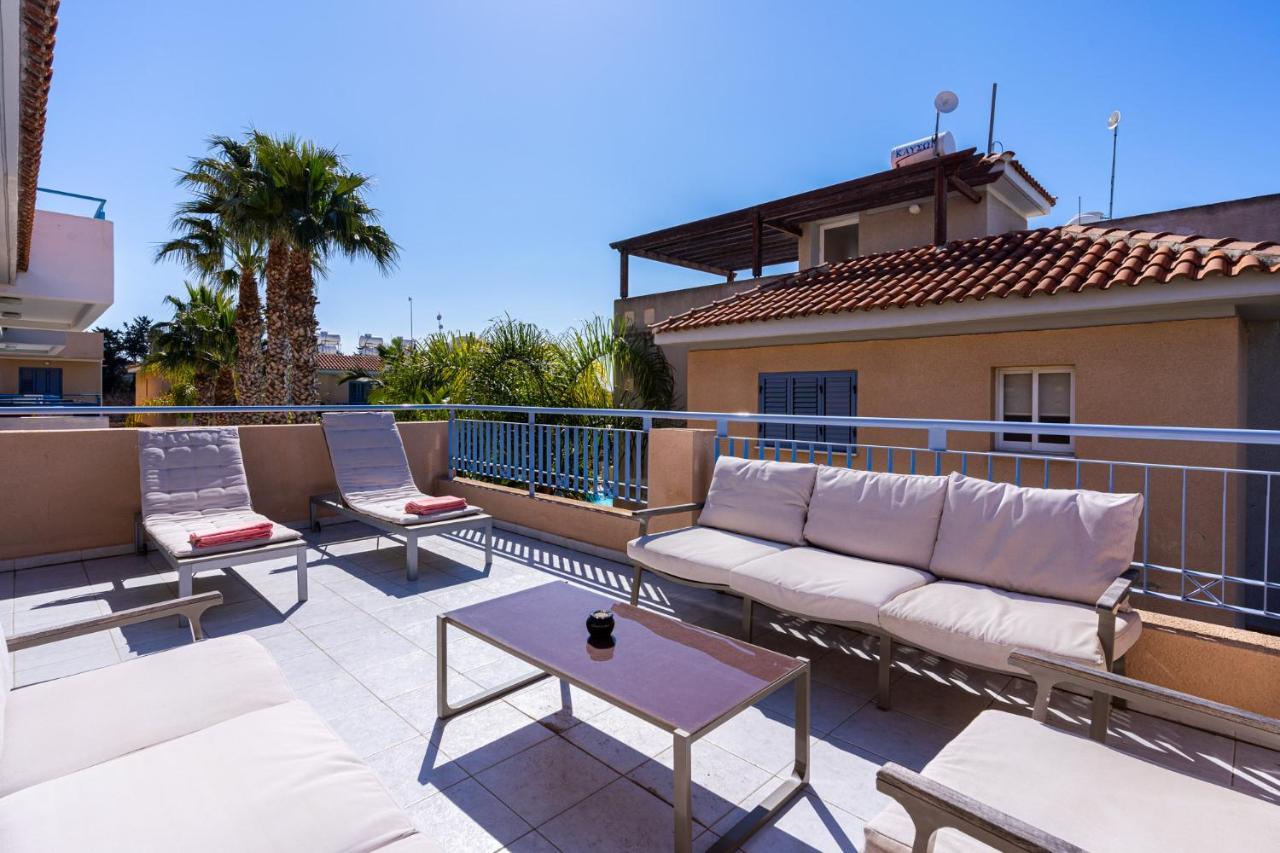 Summer Breeze Holiday Apartment With Pool Paphos Eksteriør billede